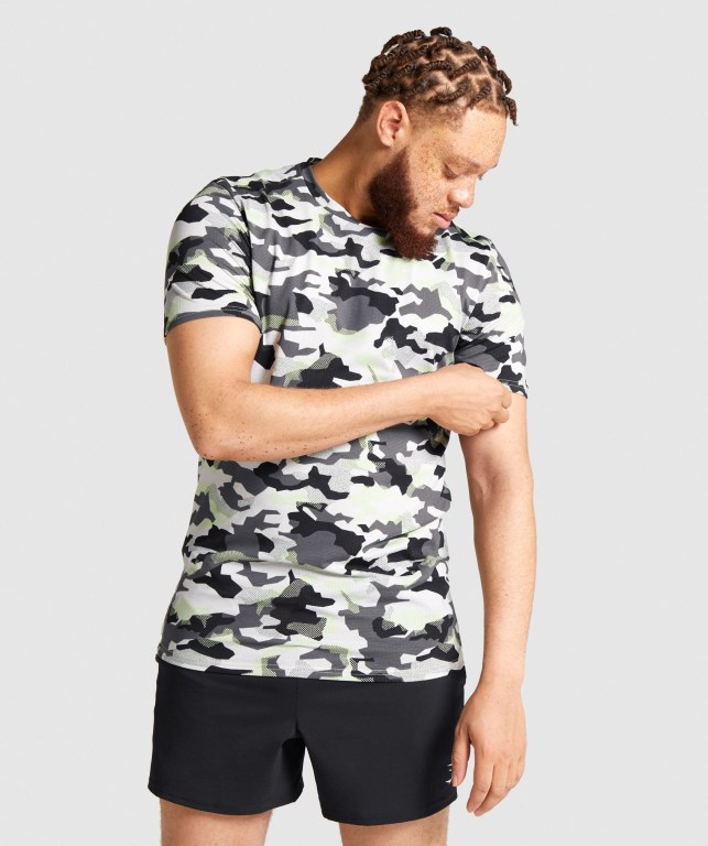 Gymshark Arrival Tişört Erkek Siyah Yeşil Camo | 328-CYJGFX