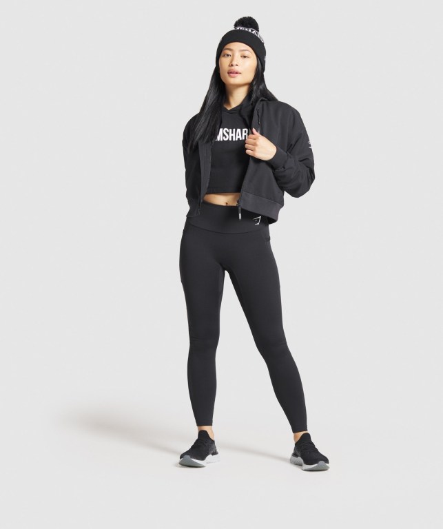 Gymshark New Era Tab Beanie Saç Bandı Kadın Siyah | 835-KQGBJW